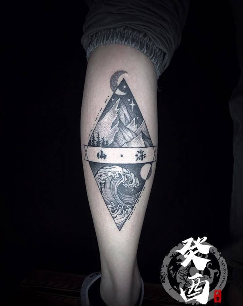 山海纹身图片_腿部几何点刺纹身图案