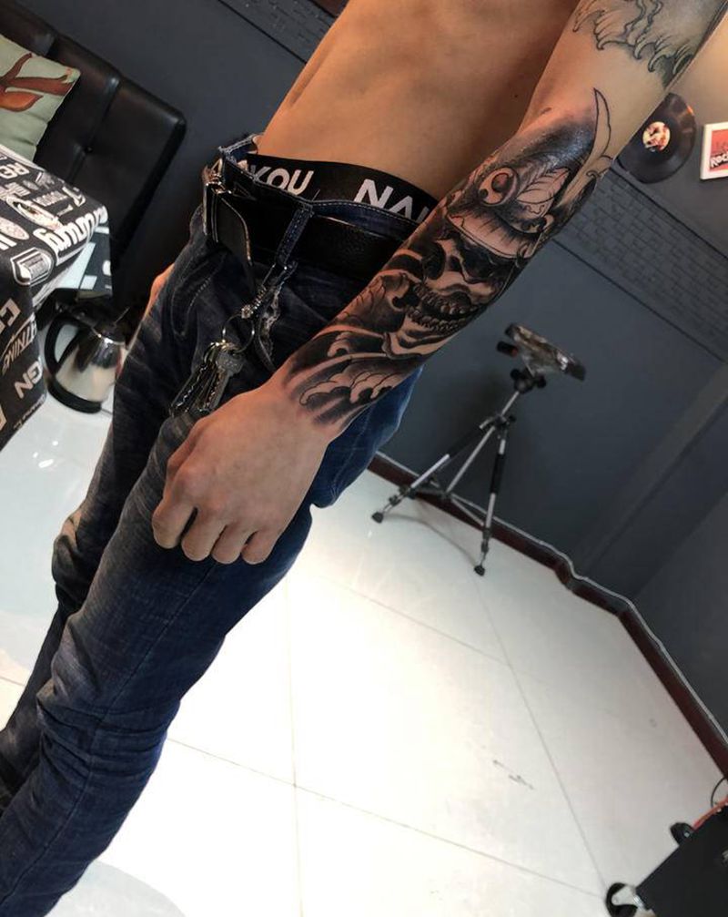 鬼武士纹身图片_手臂新传统纹身图案