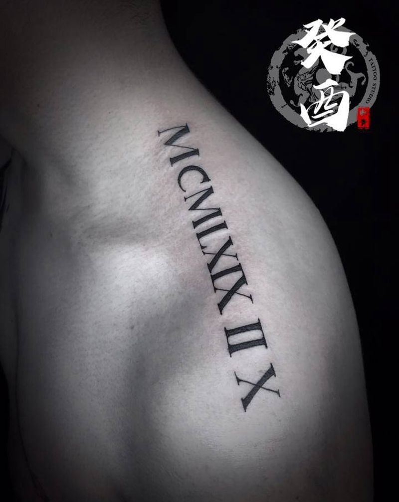 罗马数字纹身图片_肩部罗马数字纹身图案