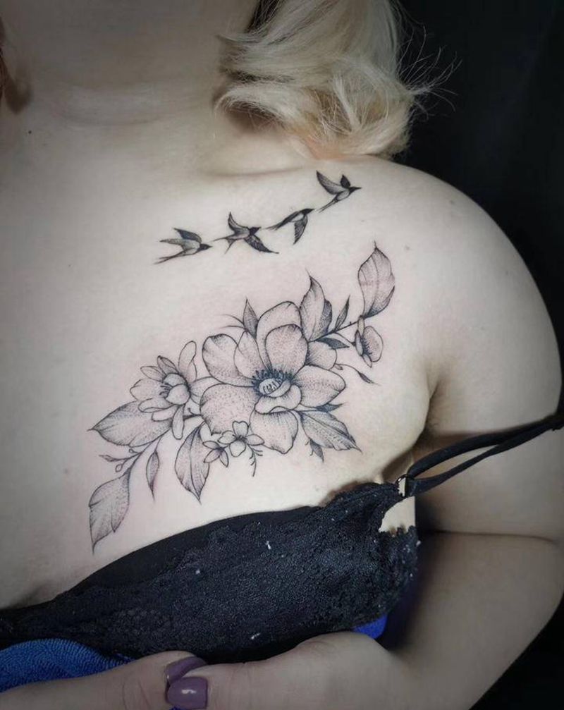 素花纹身图片_胸部背部点刺素花小清新纹身图案