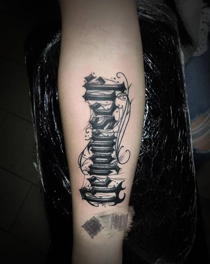 花体字纹身图片_手臂花体字奇卡诺纹身图案