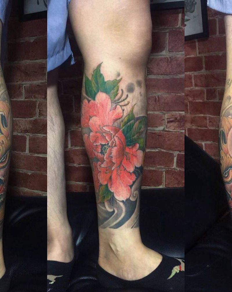 包小腿纹身图片_手臂腿部新传统唐狮牡丹纹身图案