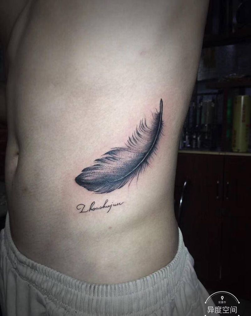 羽毛纹身图片_腰部肩部点刺羽毛纹身图案