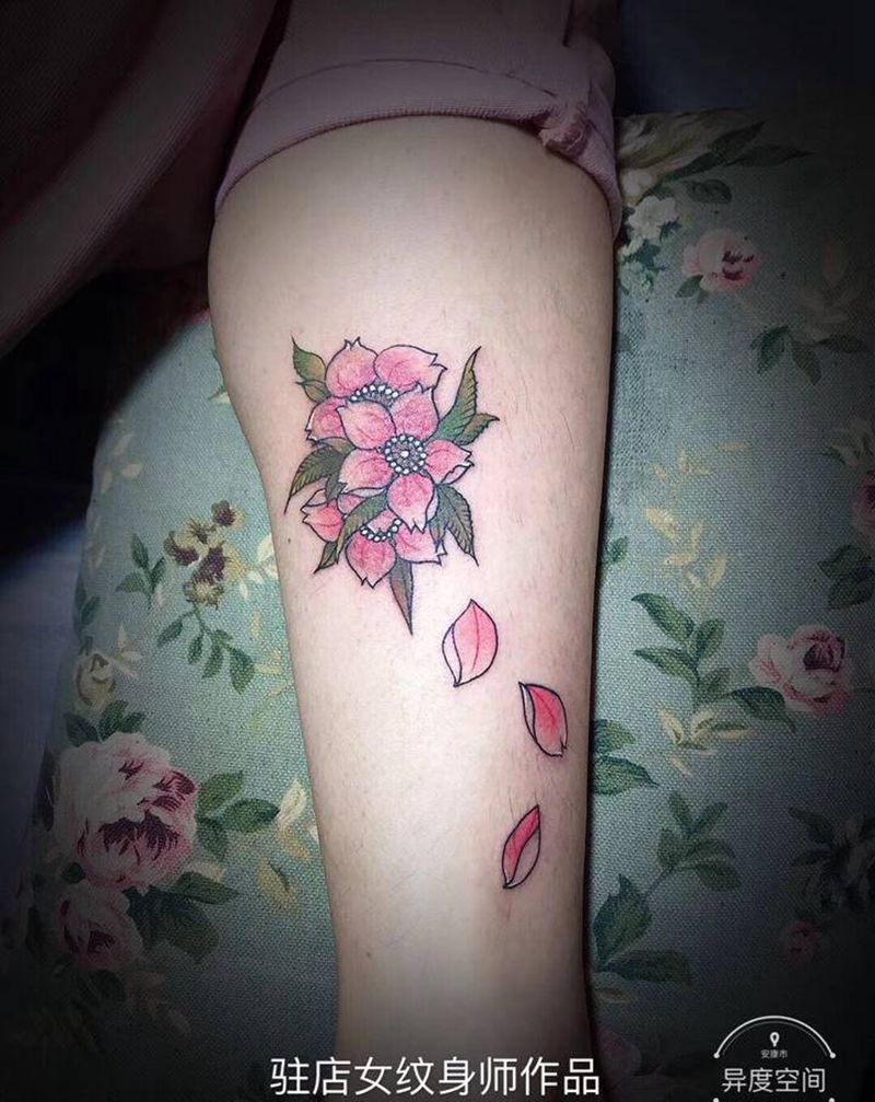 樱花纹身图片_手臂腿部老传统新传统花传统纹身图案