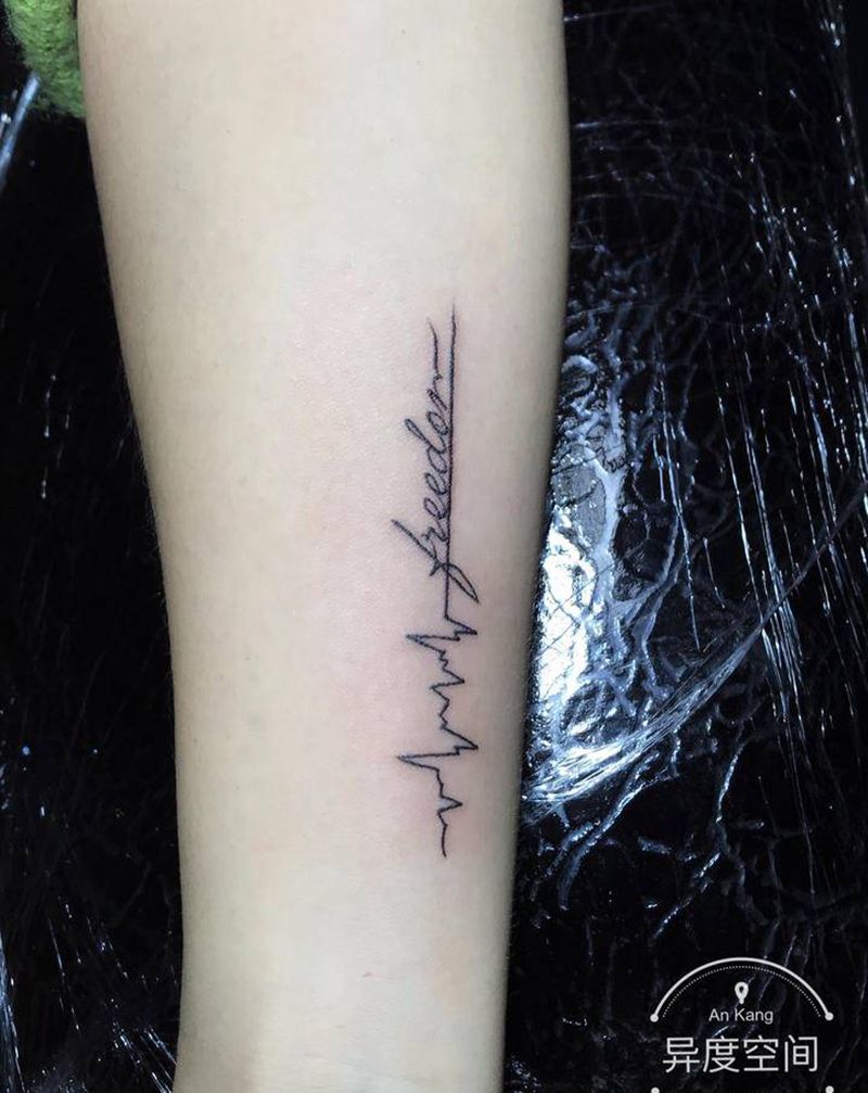 字母纹身图片_腿部手臂花体字纹身图案