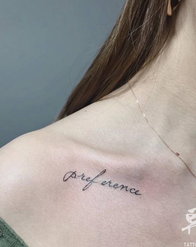 字母纹身图片_肩部颈部花体字纹身图案