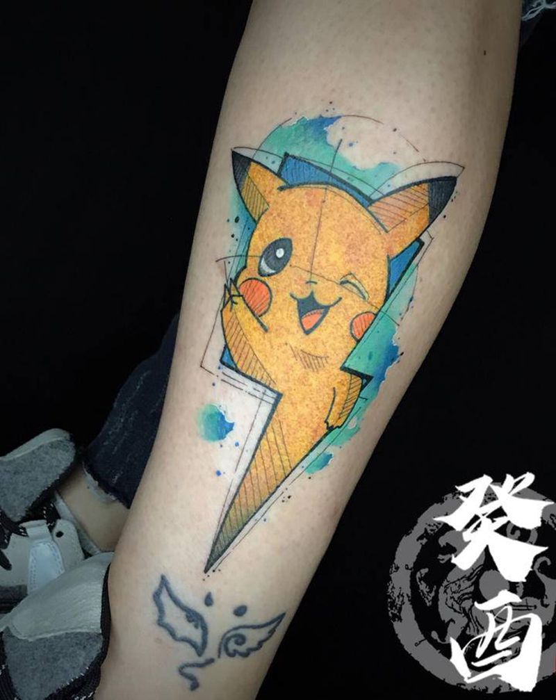皮卡丘纹身图片_腿部水彩几何卡通纹身图案