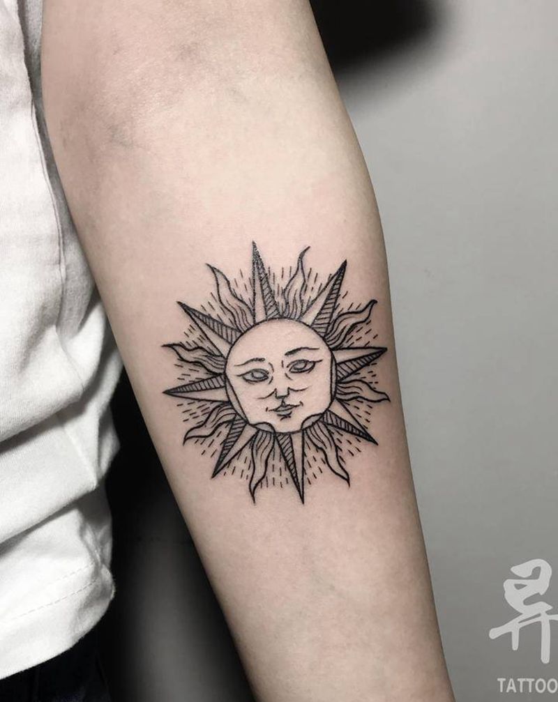 太阳纹身图片_手臂腿部点刺几何情侣日月纹身图案