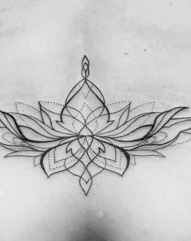 线条纹身图片_肩部腰部几何点刺莲花纹身图案