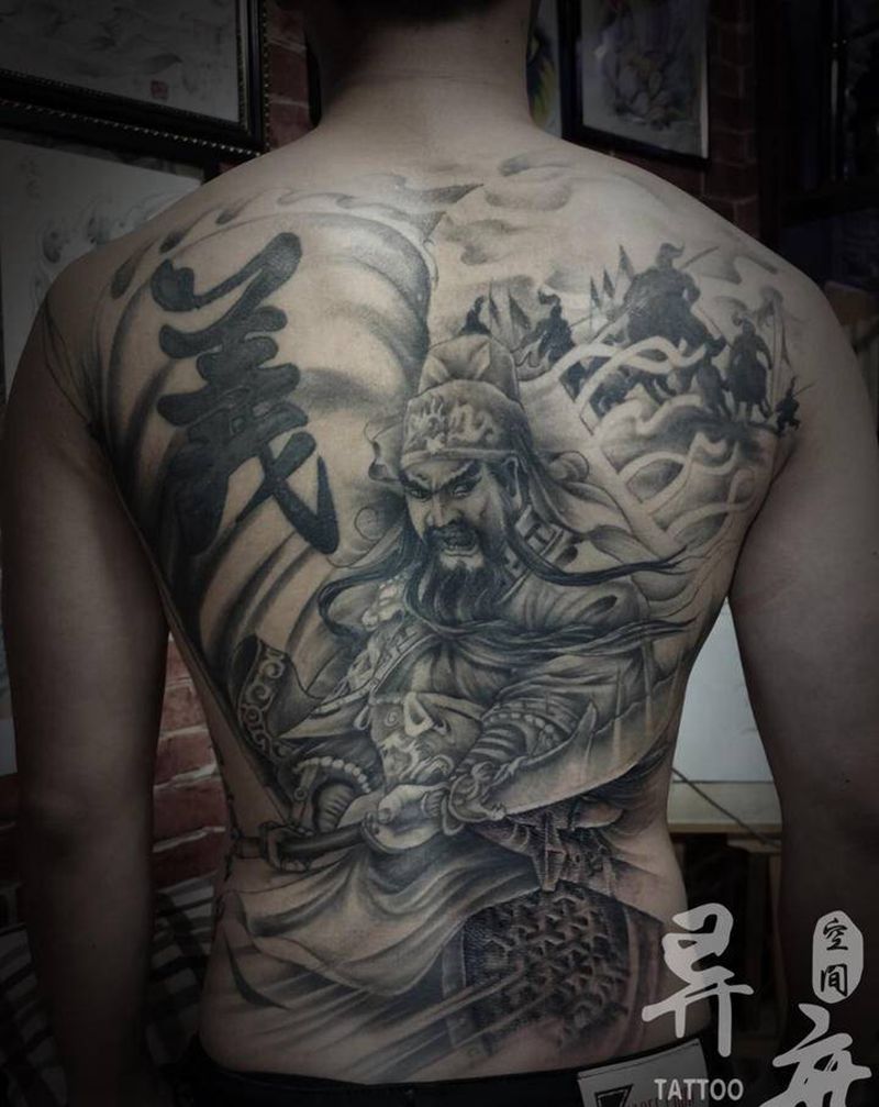 关公纹身图片_背部新传统关羽纹身图案