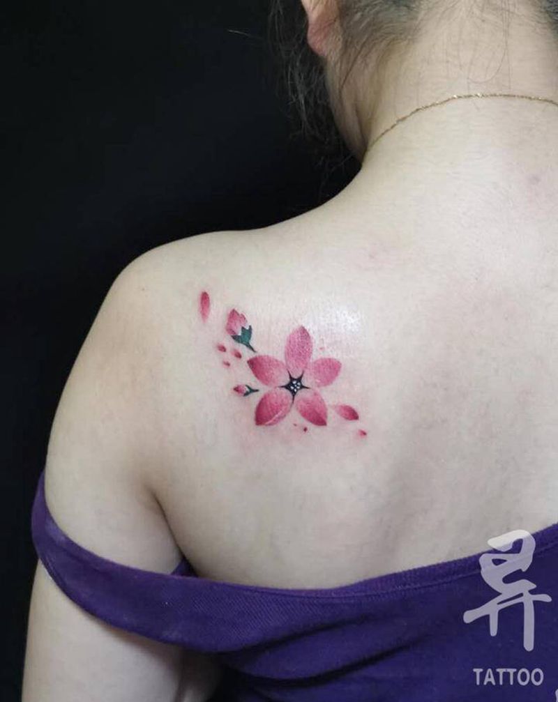 花纹身图片_肩部背部水彩水墨小清新樱花纹身图案