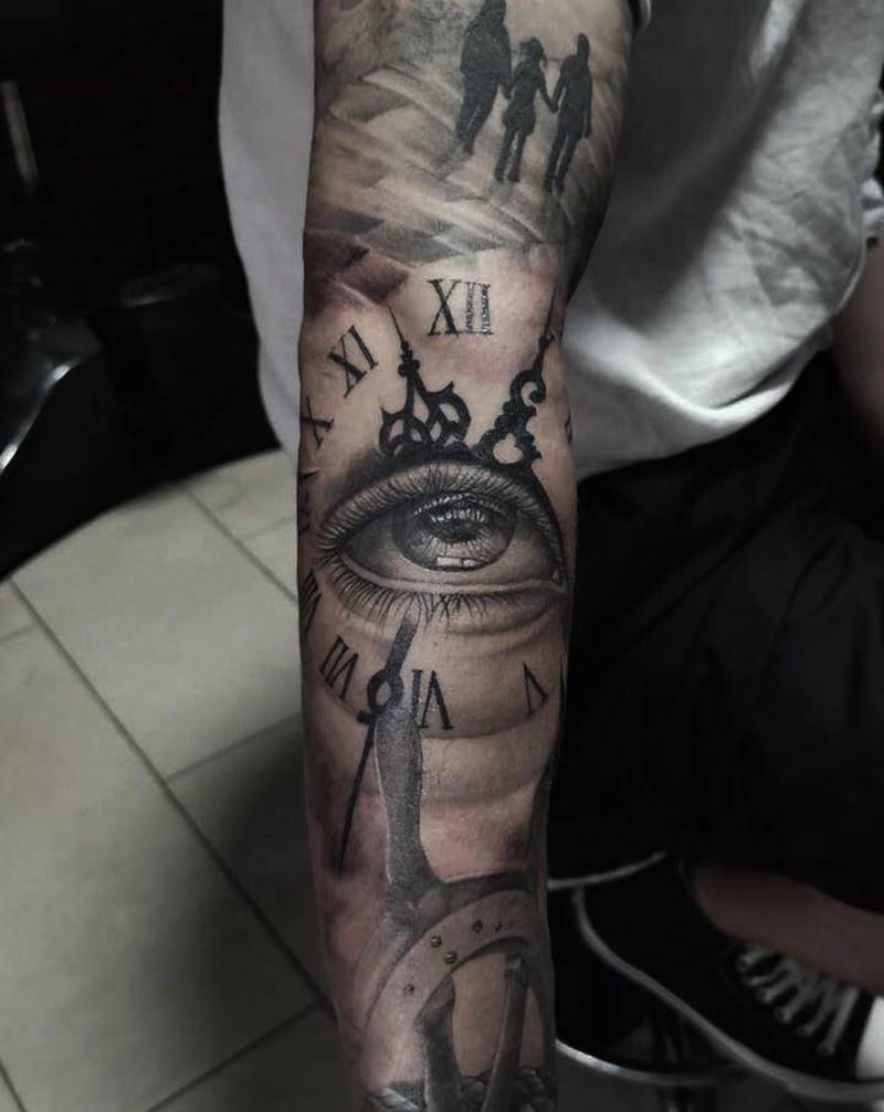 包小臂纹身图片_手臂腿部欧美写实时钟船船舵纹身图案