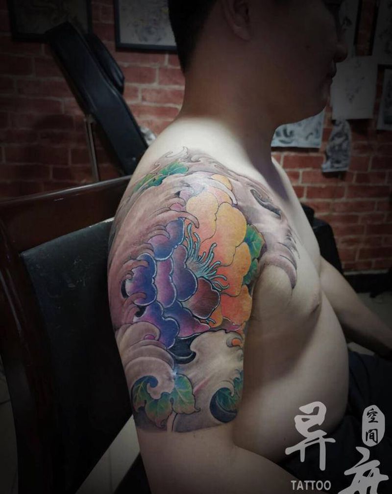 旧图遮盖纹身图片_手臂新传统牡丹纹身图案