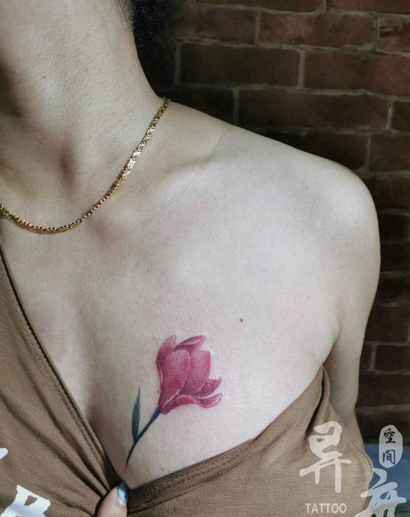 花纹身图片_胸部木兰纹身图案