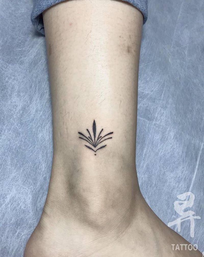 装饰花纹纹身图片_腿部手臂几何点刺小清新纹身图案