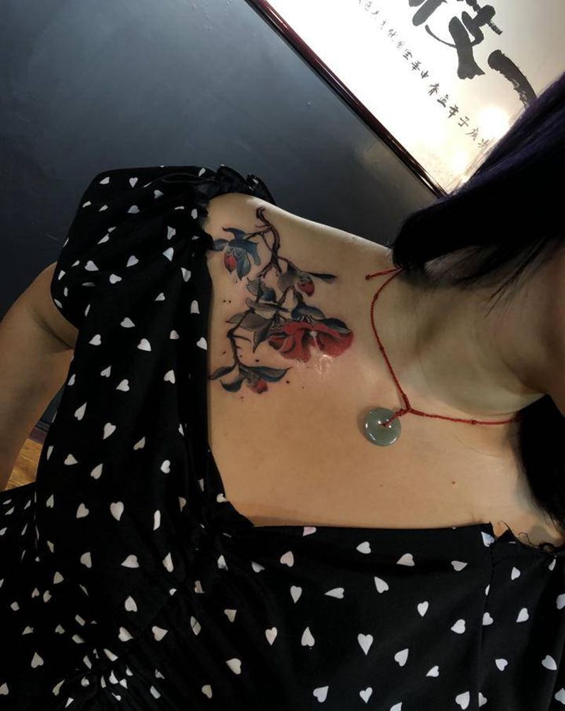 茶花纹身图片_肩部水彩纹身图案