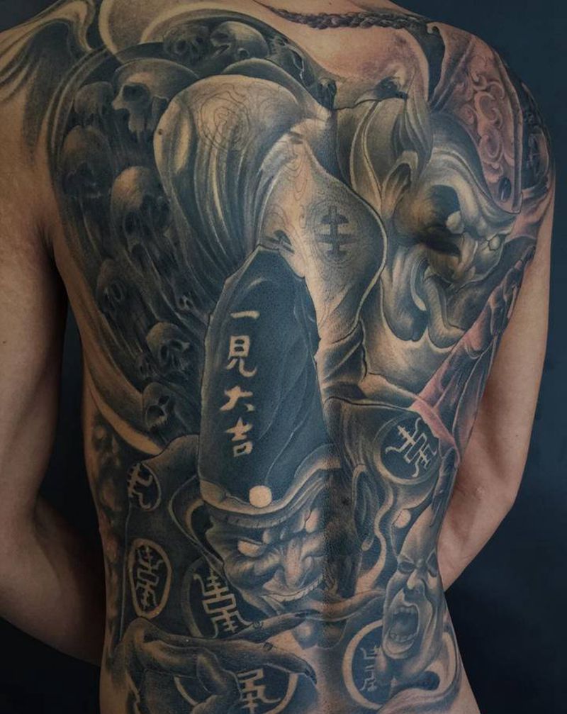 黑白无常纹身图片_背部纹身图案