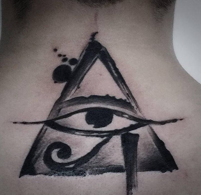 天使之眼纹身图片_背部纹身图案