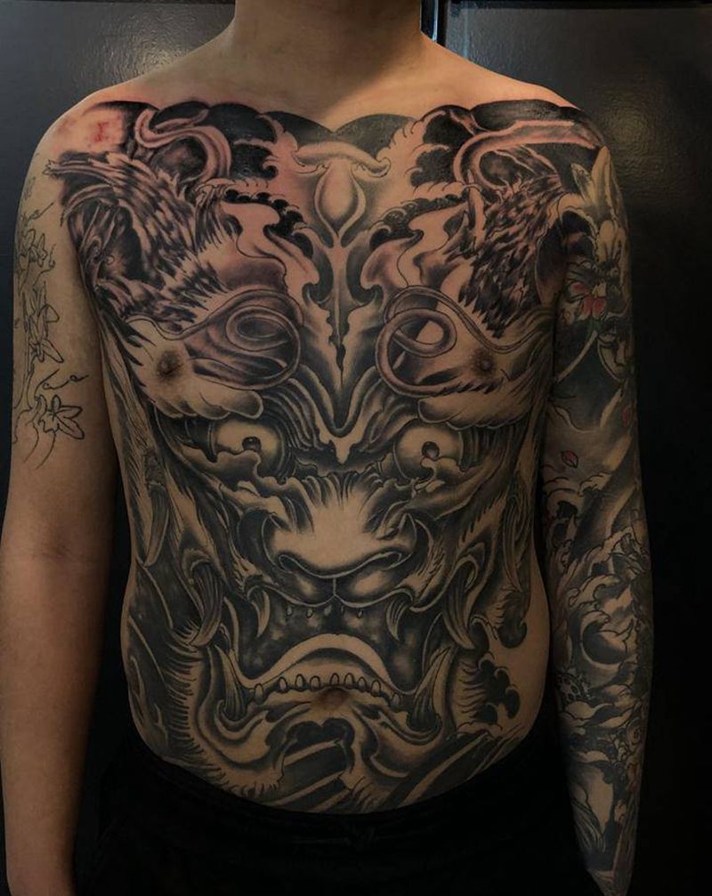 店内前胸黑灰完成彩色～纹身图片_腹部胸部新传统纹身图案