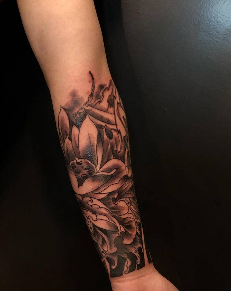 荷花纹身图片_新传统纹身图案