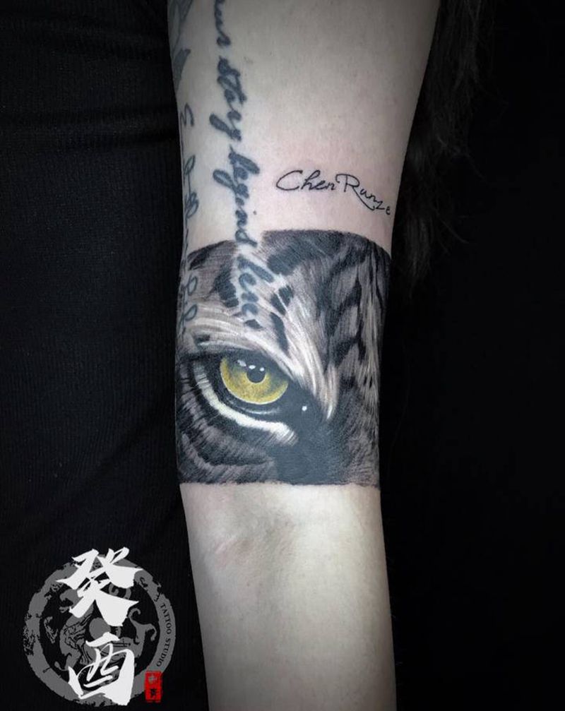 臂环纹身图片_手臂欧美写实纹身图案