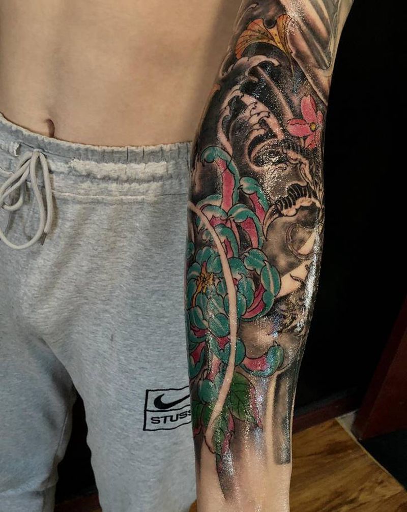 斜街花臂纹身图片_手臂新传统纹身图案