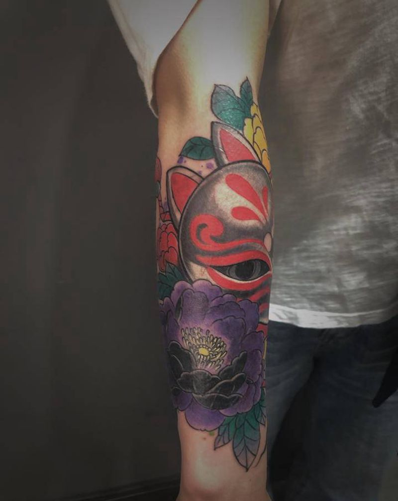 彩色遮盖一枚纹身图片_手臂老传统纹身图案