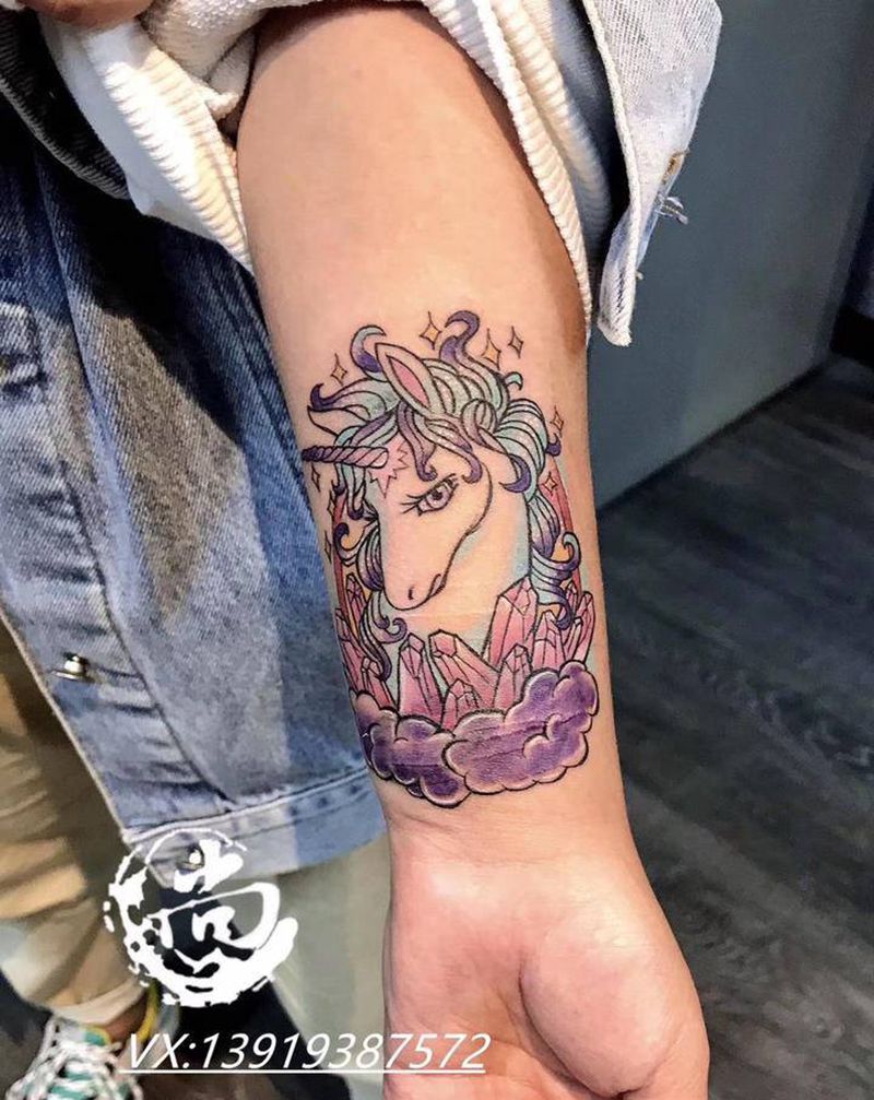 天马彩色遮盖纹身图片_手部New School纹身图案