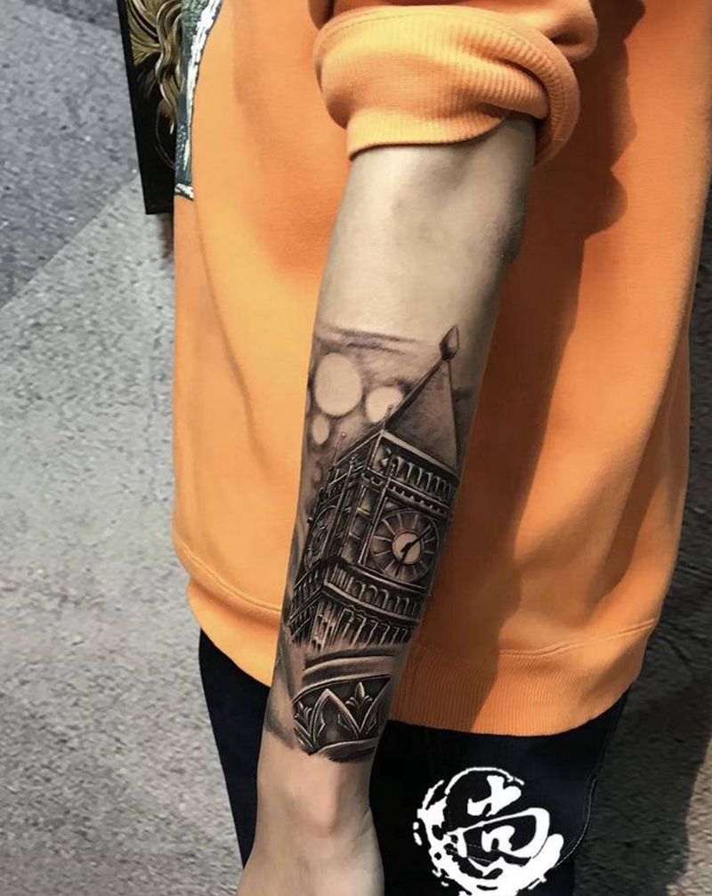 大本钟纹身图片_手臂欧美写实纹身图案