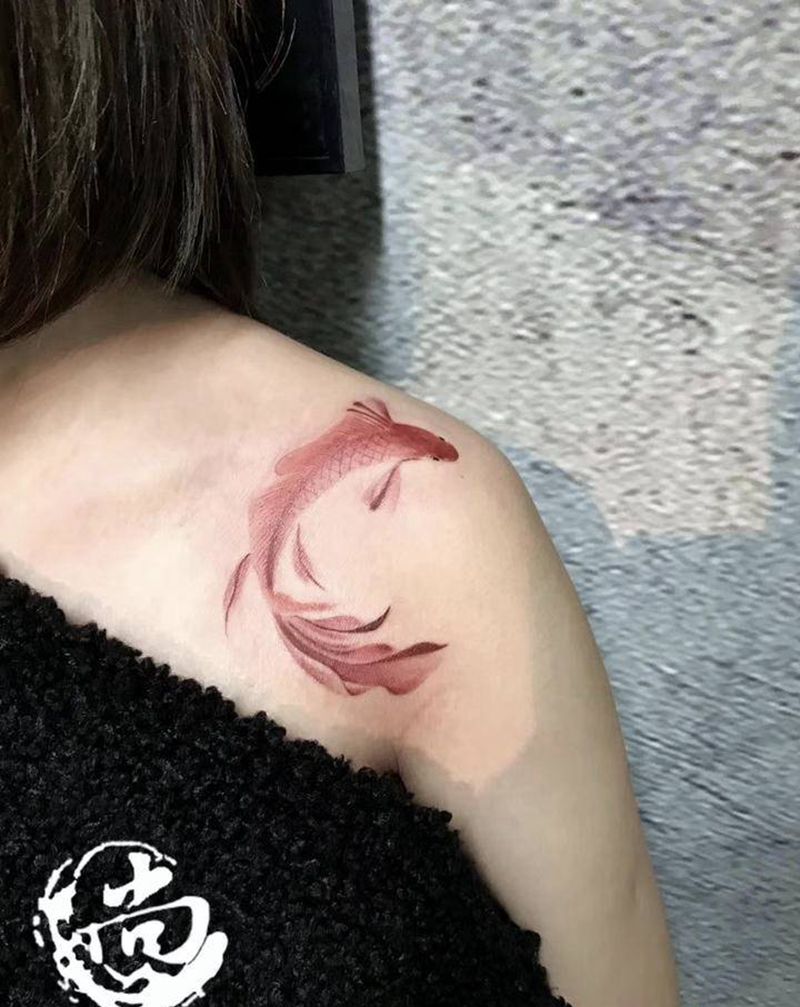 肩花鱼纹身图片_肩部水彩纹身图案