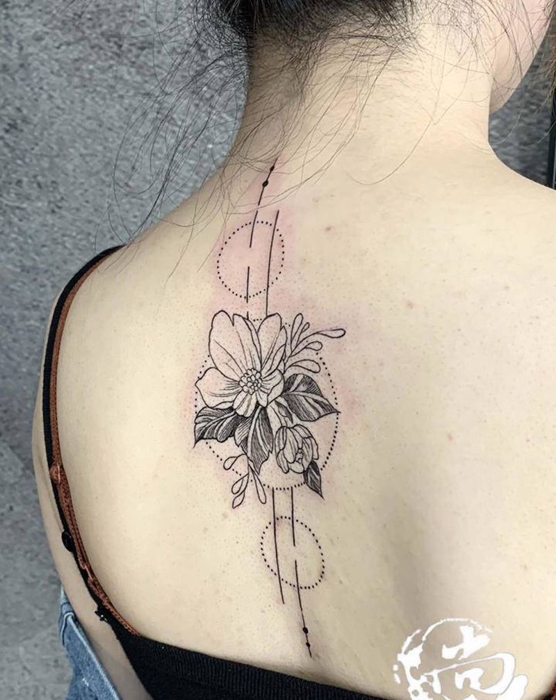 素花纹身图片_背部图腾几何纹身图案