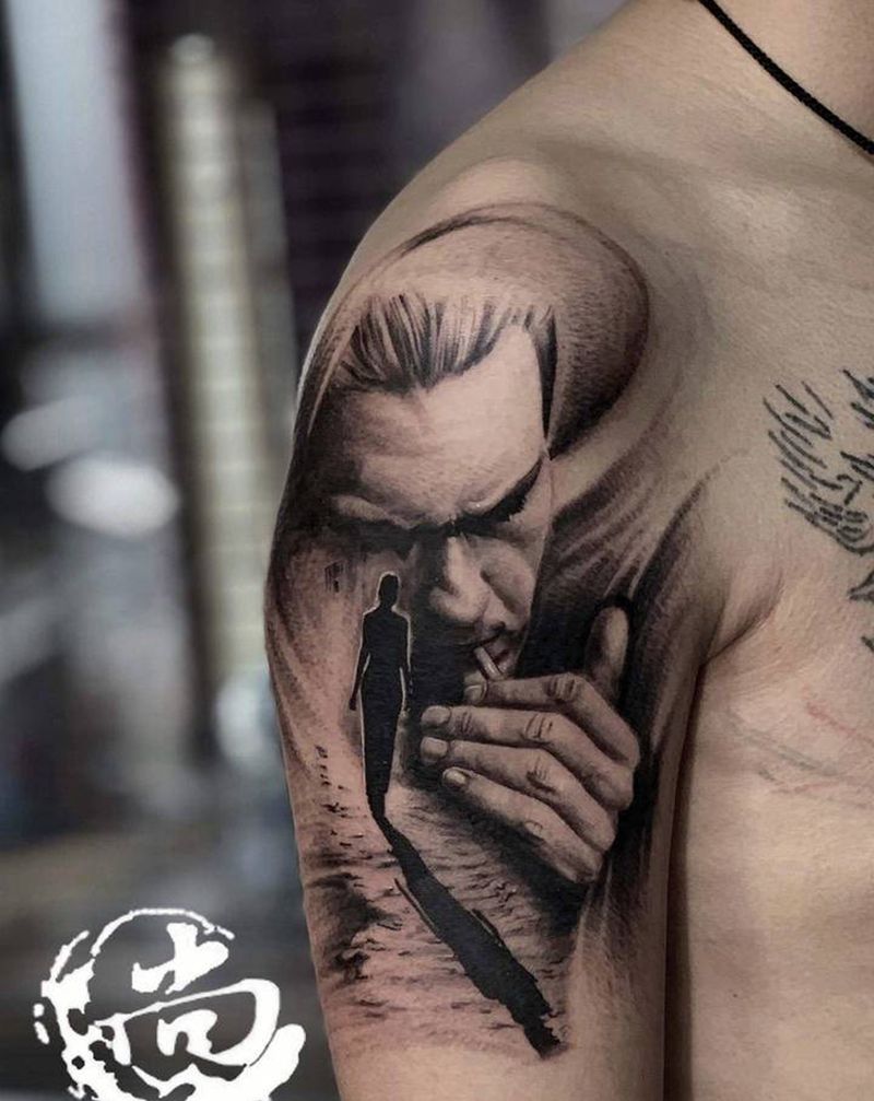 抽烟的男子纹身图片_肩部手臂欧美写实纹身图案