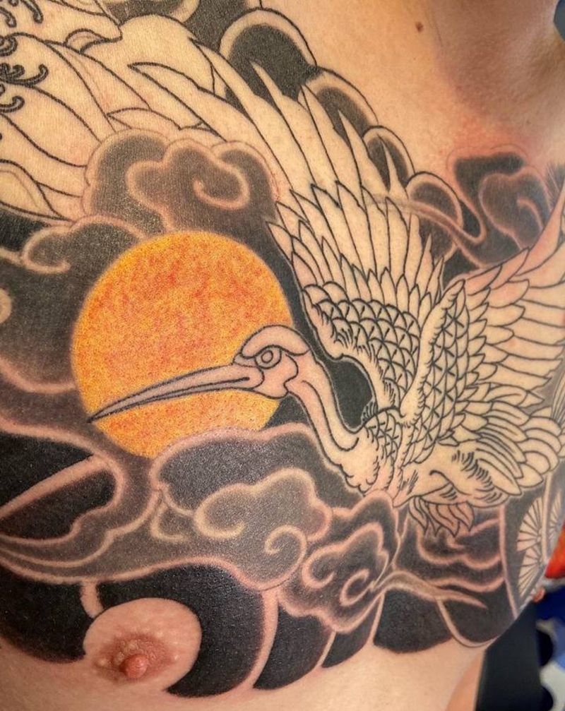 传统鹤花胸纹身图片_胸部老传统纹身图案