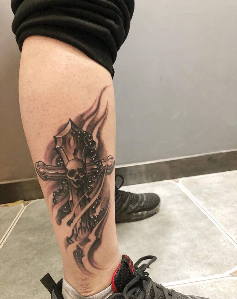 十字架纹身图片_腿部欧美写实纹身图案