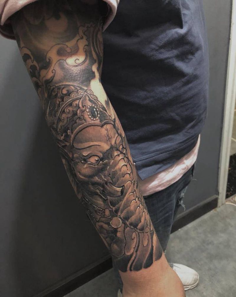 象神纹身图片_臀部新传统纹身图案