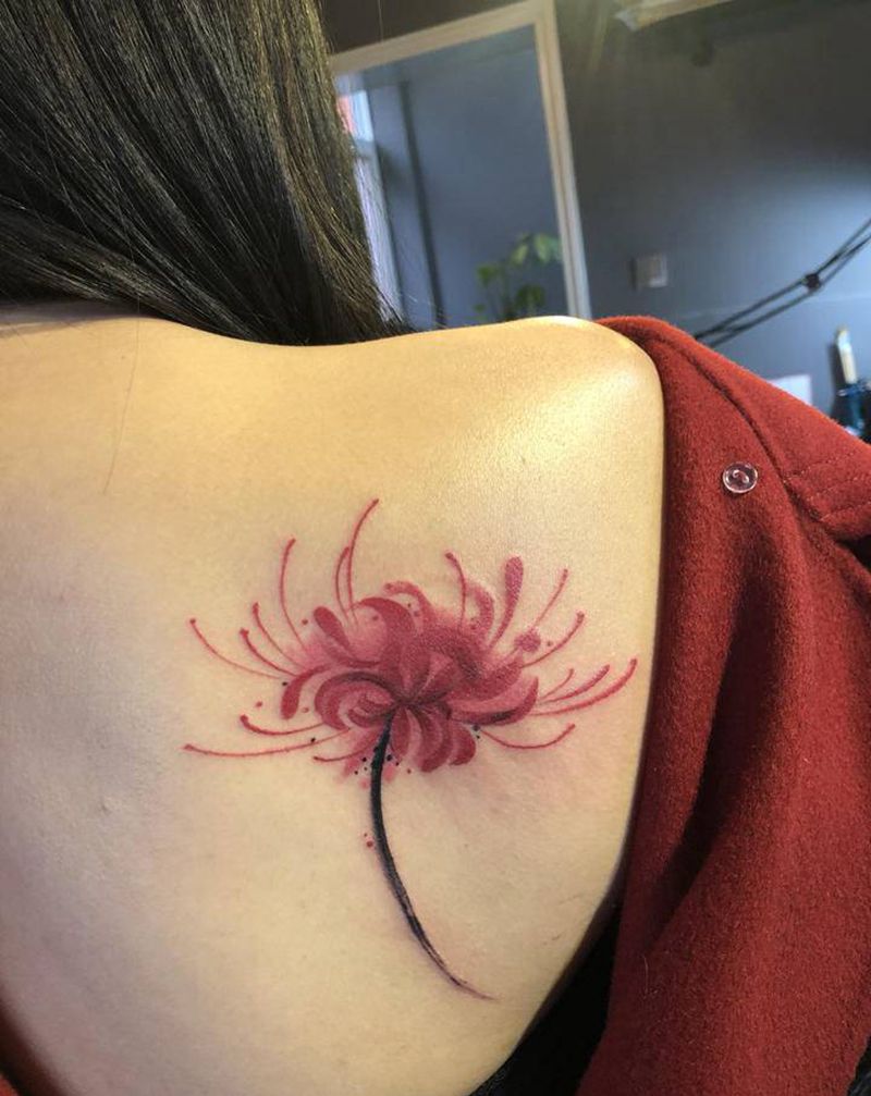 花纹身图片_胸部水彩纹身图案