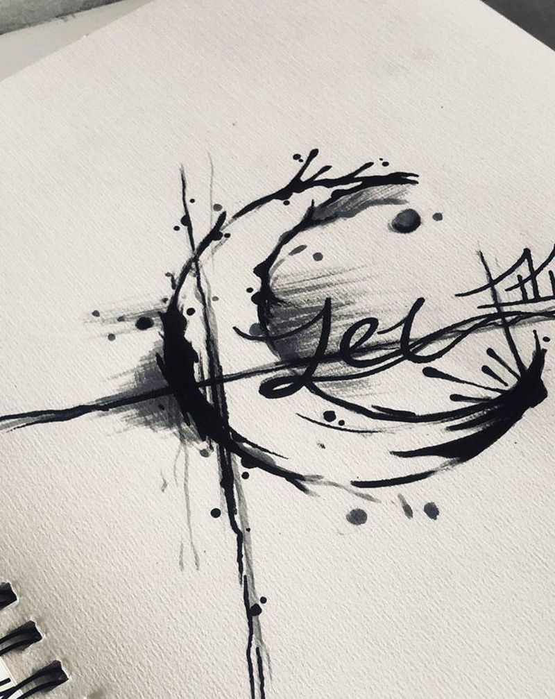 月亮+素材纹身图片_肩部点刺纹身图案