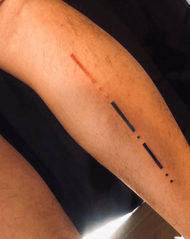 摩斯密码纹身图片_腿部几何纹身图案