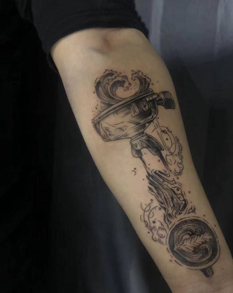 咖啡机纹身图片_手臂点刺纹身图案