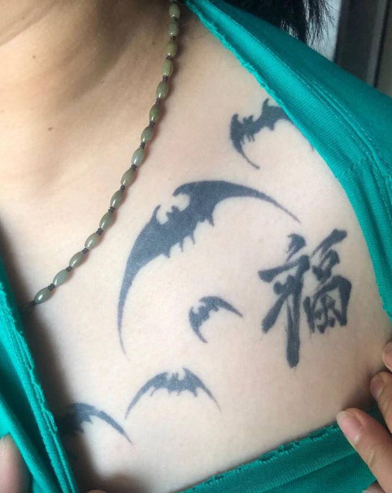 荷花/遮盖纹身图片_胸部新传统水彩纹身图案