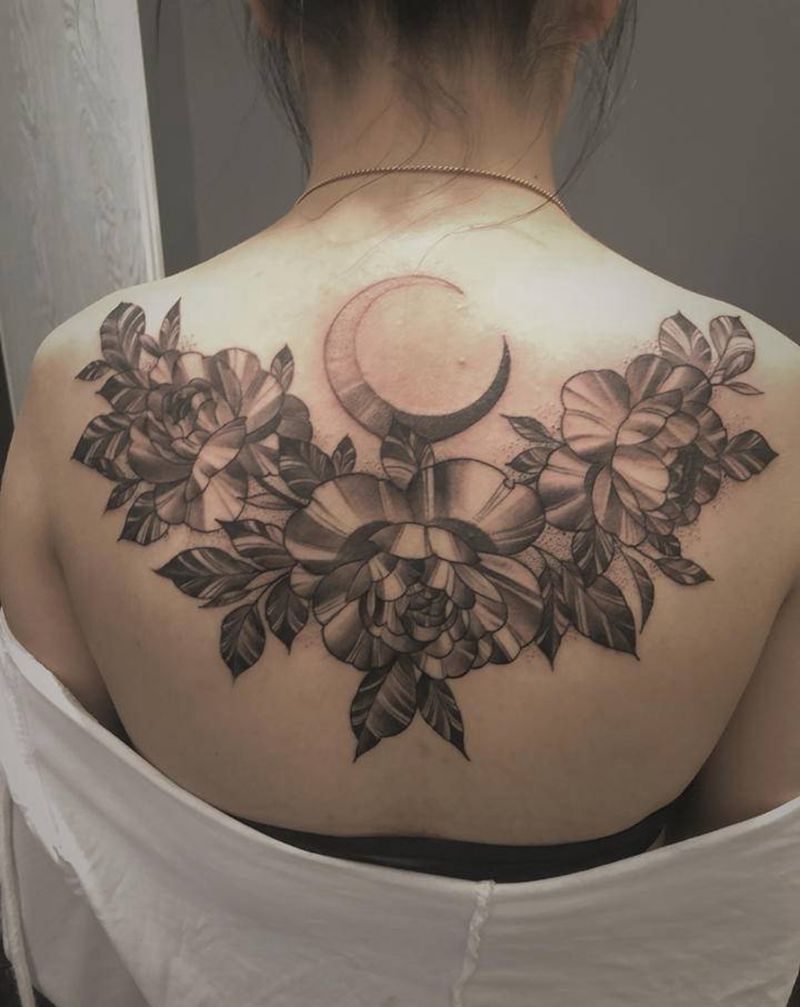 素花纹身图片_背部点刺纹身图案