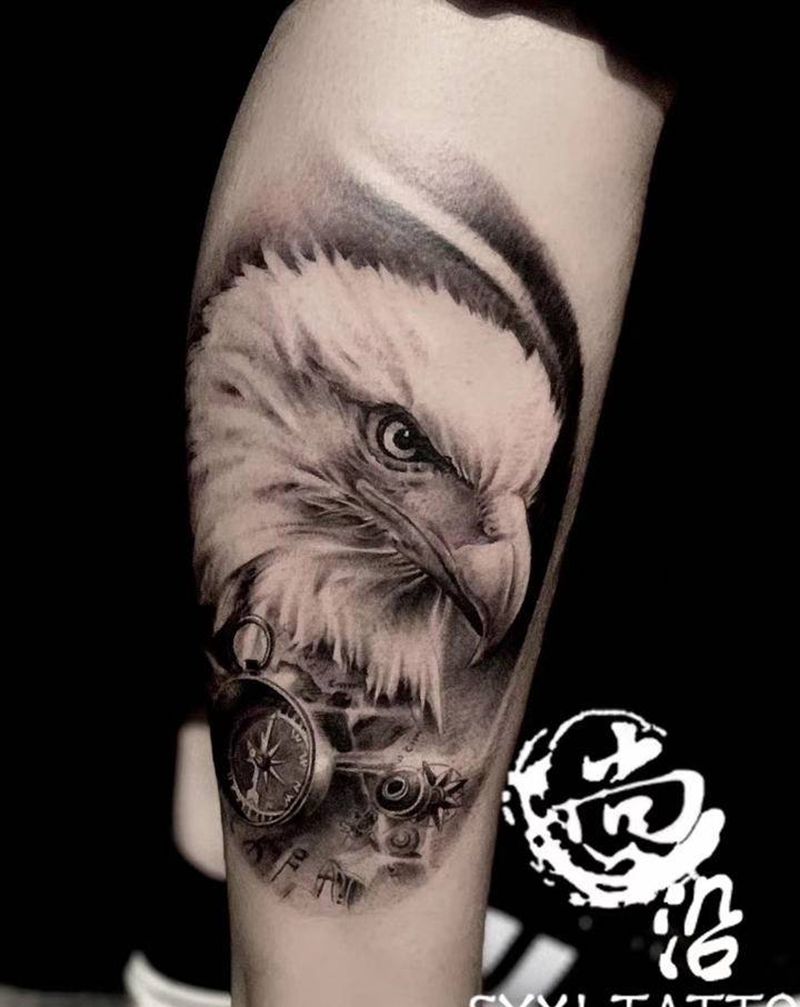 老鹰纹身图片_腿部欧美写实纹身图案