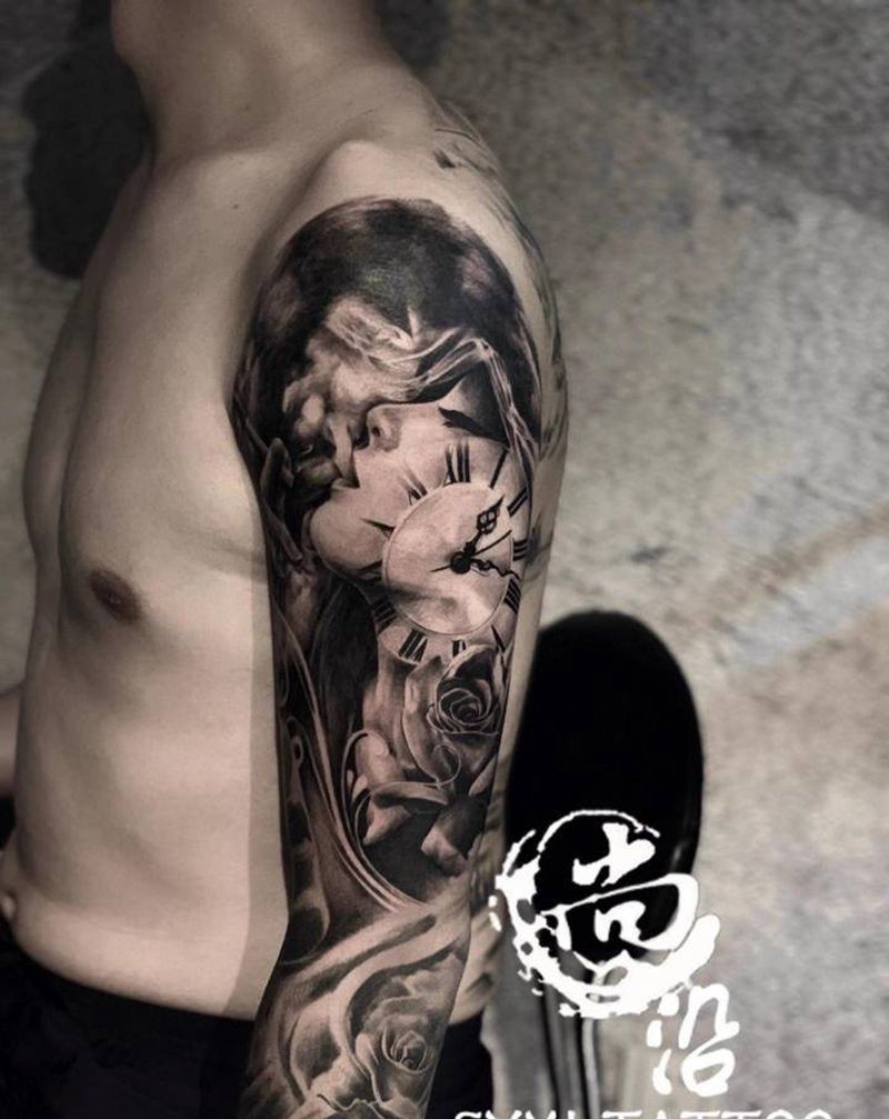 孤独的烟熏纹身图片_手臂欧美写实纹身图案