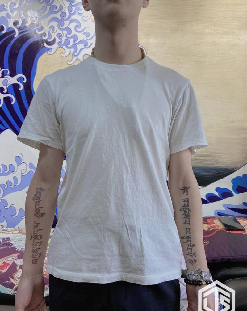 梵文镂空字母纹身图片_手臂花体字纹身图案