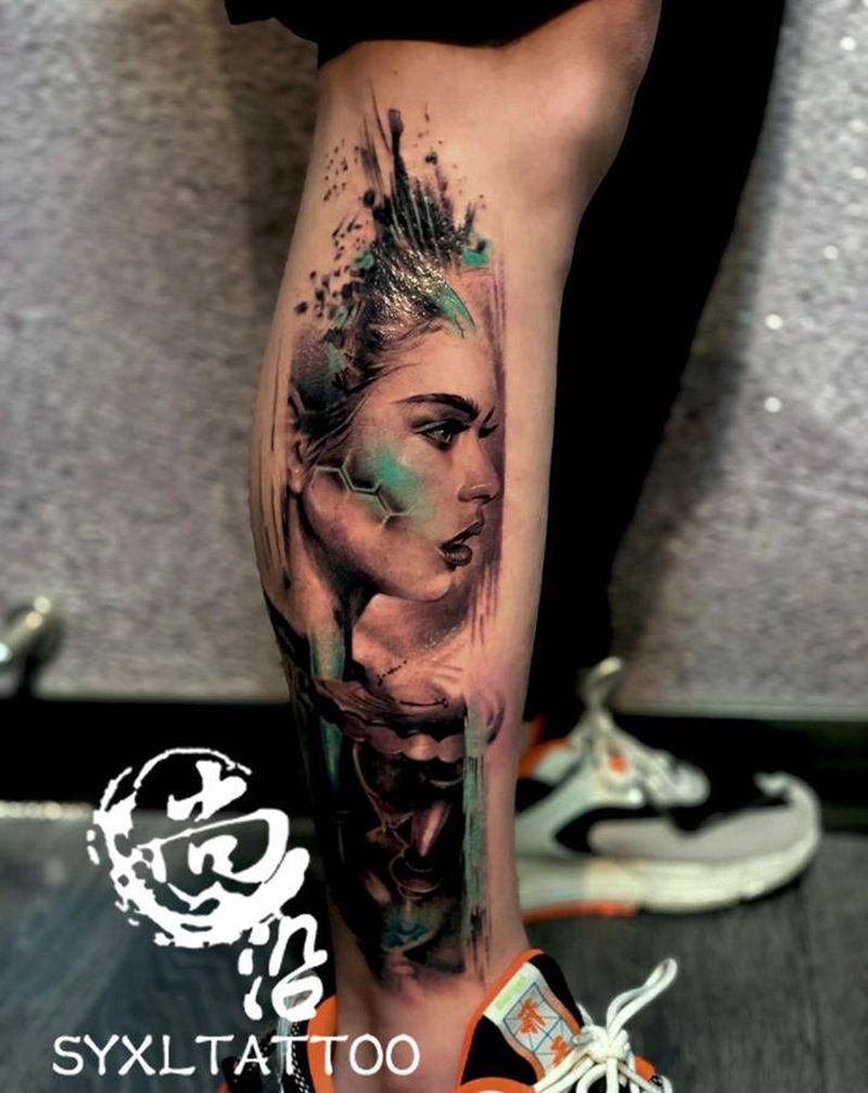 时间幻想纹身图片_腿部欧美写实纹身图案