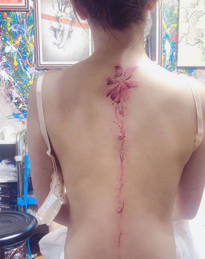 后背花纹身图片_背部水彩水墨纹身图案