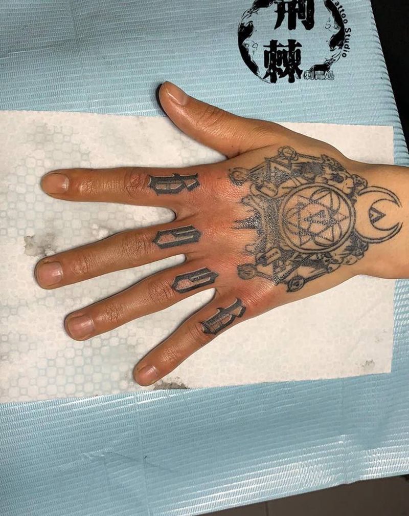 字儿，手背去年文的纹身图片_手部纹身图案