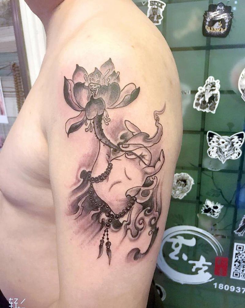 佛手莲花纹身图片_手臂新传统纹身图案