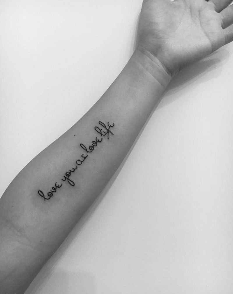 懒纹身图片_手部纹身图案