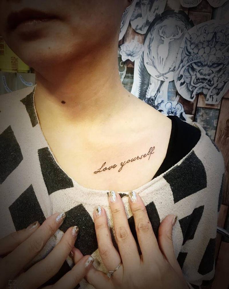 英文纹身图片_胸部花体字纹身图案